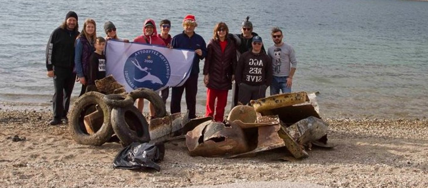 Την Λίμνη Βουλιαγμένης καθάρισαν οι Αυτοδύτες Λουτρακίου - Ανέσυραν περισσότερα από 252 κιλά ανθρώπινης ρύπανσης (φωτό)